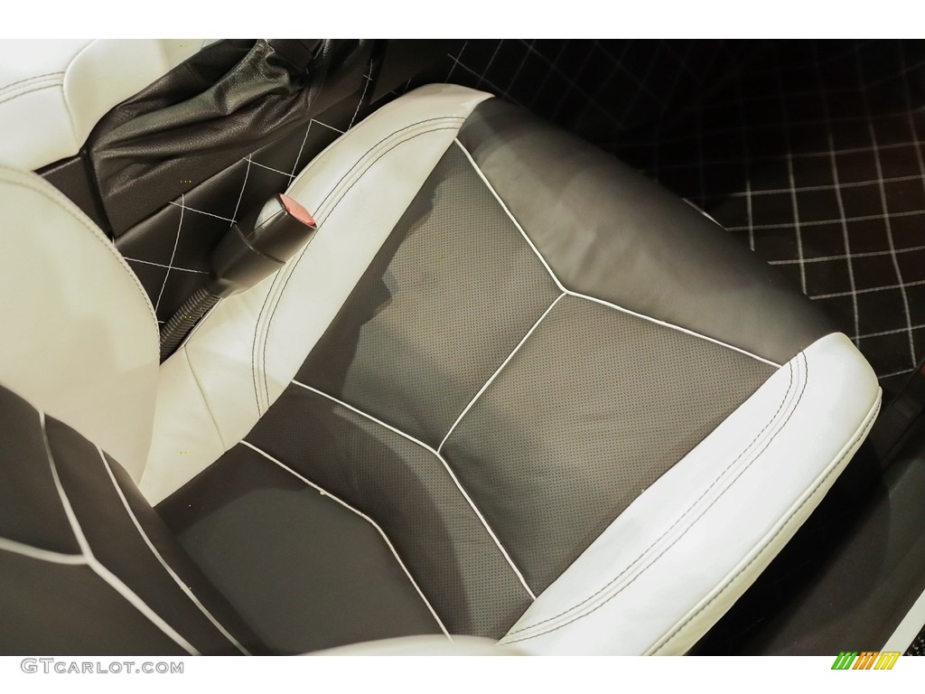 2005 Corvette Coupe - Arctic White / Ebony photo #17