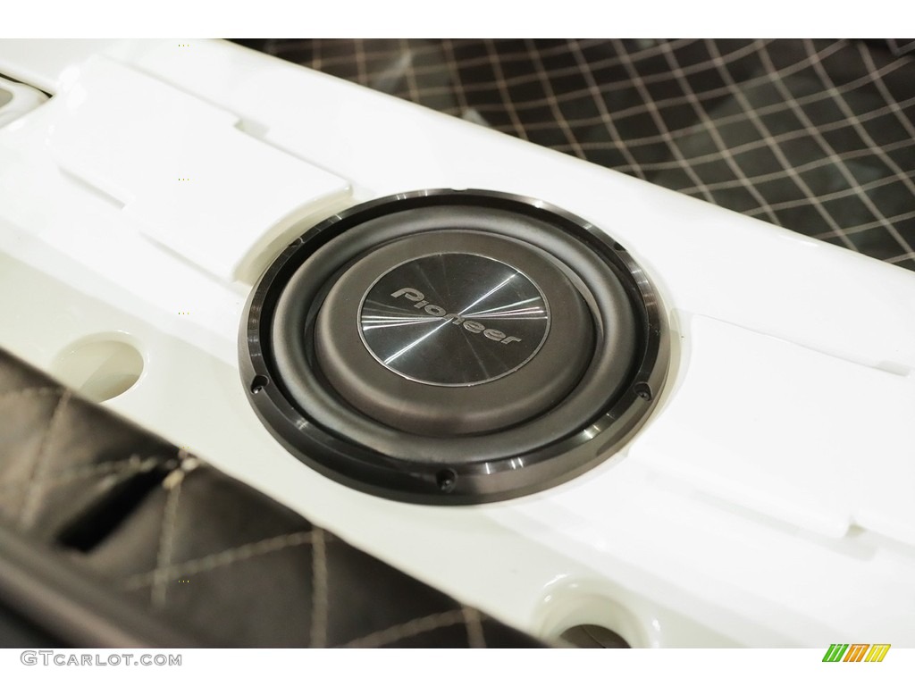 2005 Corvette Coupe - Arctic White / Ebony photo #25