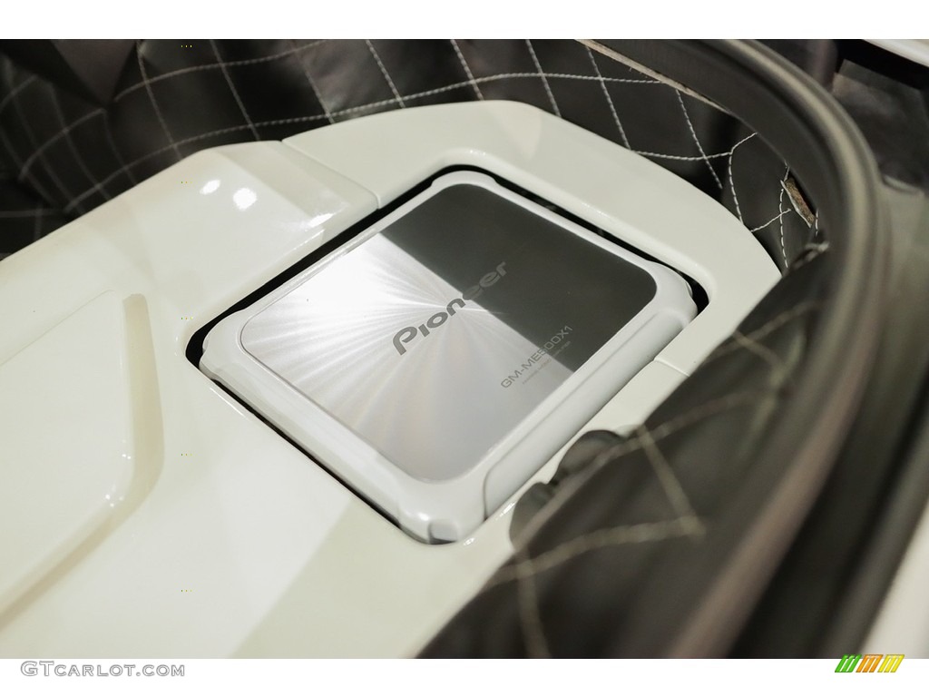 2005 Corvette Coupe - Arctic White / Ebony photo #28