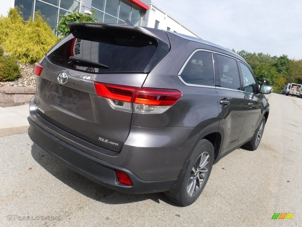 2019 Highlander XLE AWD - Predawn Gray Mica / Black photo #16