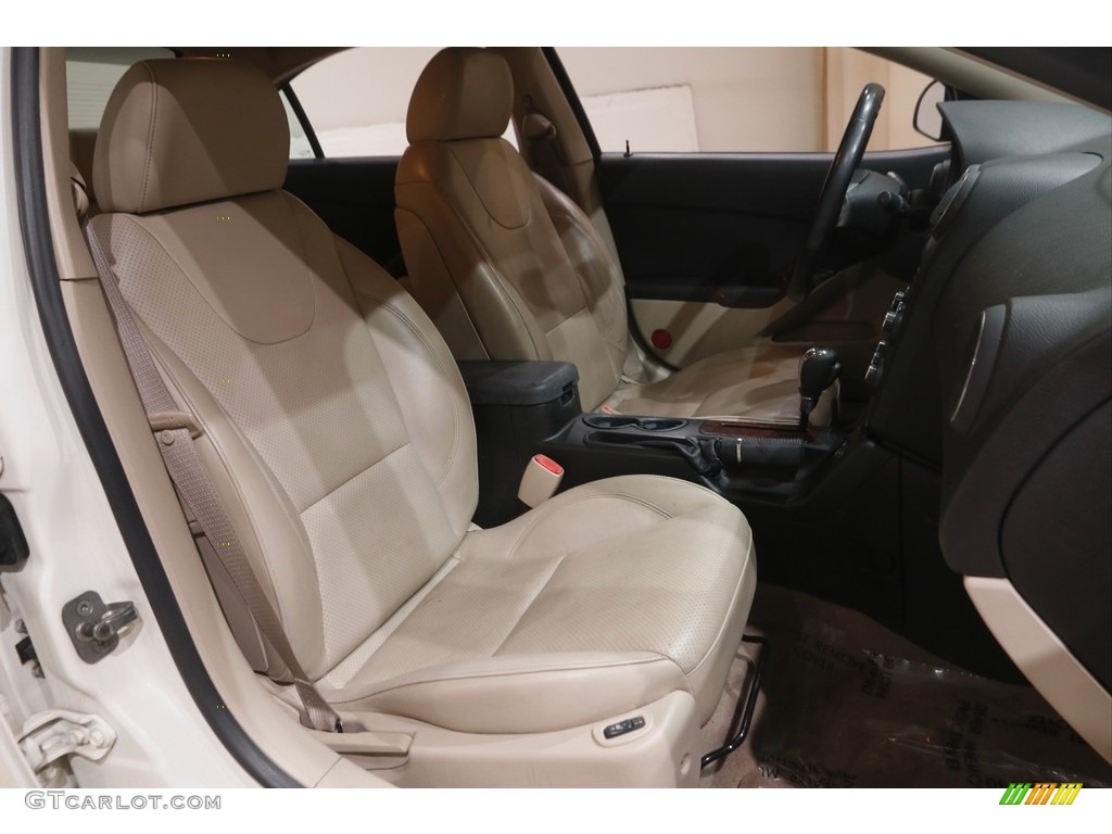 2009 G6 V6 Sedan - White Diamond Tri Coat / Light Taupe photo #11