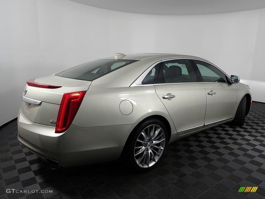 2015 XTS Platinum Sedan - Silver Coast Metallic / Platinum Jet Black/Light Wheat photo #12