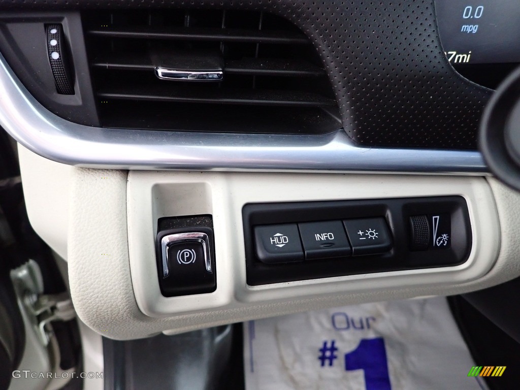 2015 Cadillac XTS Platinum Sedan Controls Photo #144989404