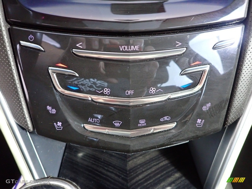 2015 Cadillac XTS Platinum Sedan Controls Photos