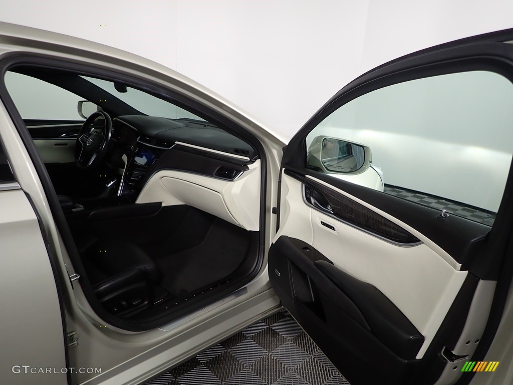 2015 XTS Platinum Sedan - Silver Coast Metallic / Platinum Jet Black/Light Wheat photo #27