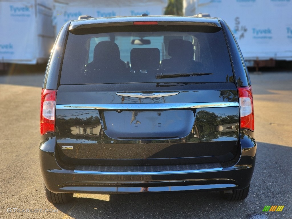 2015 Town & Country Touring - Brilliant Black Crystal Pearl / Black/Light Graystone photo #6
