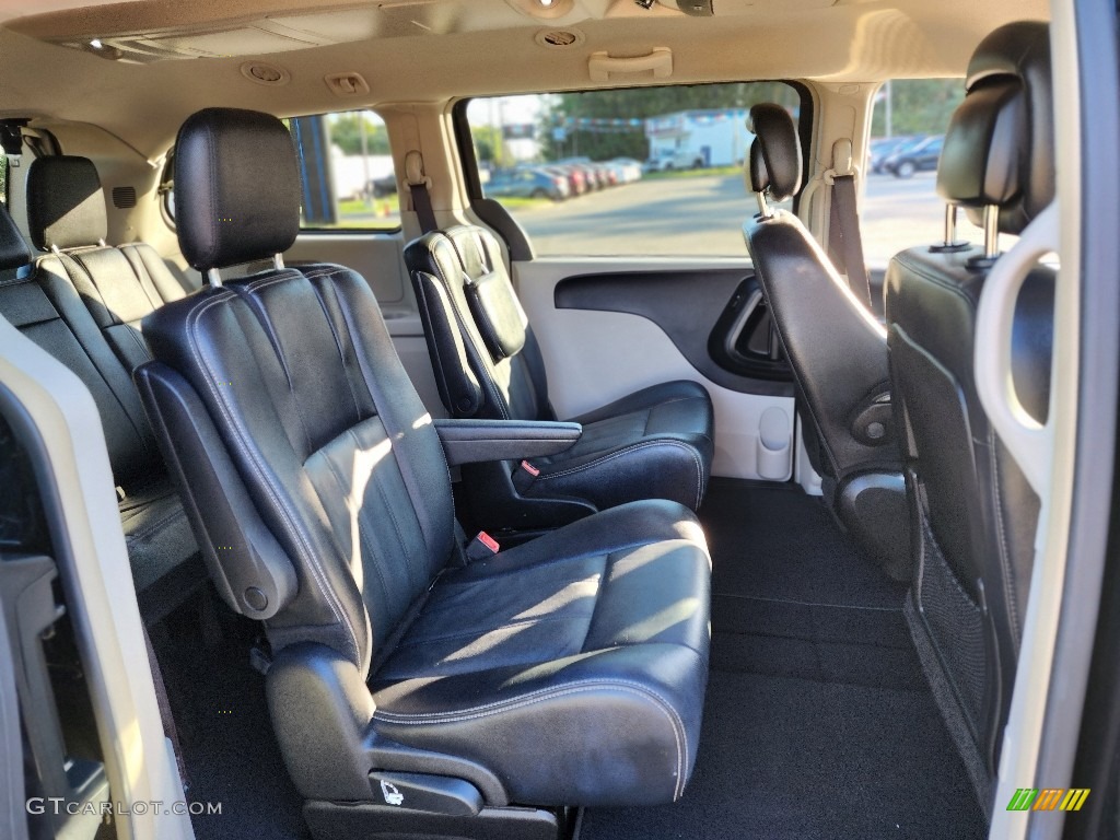 2015 Town & Country Touring - Brilliant Black Crystal Pearl / Black/Light Graystone photo #13