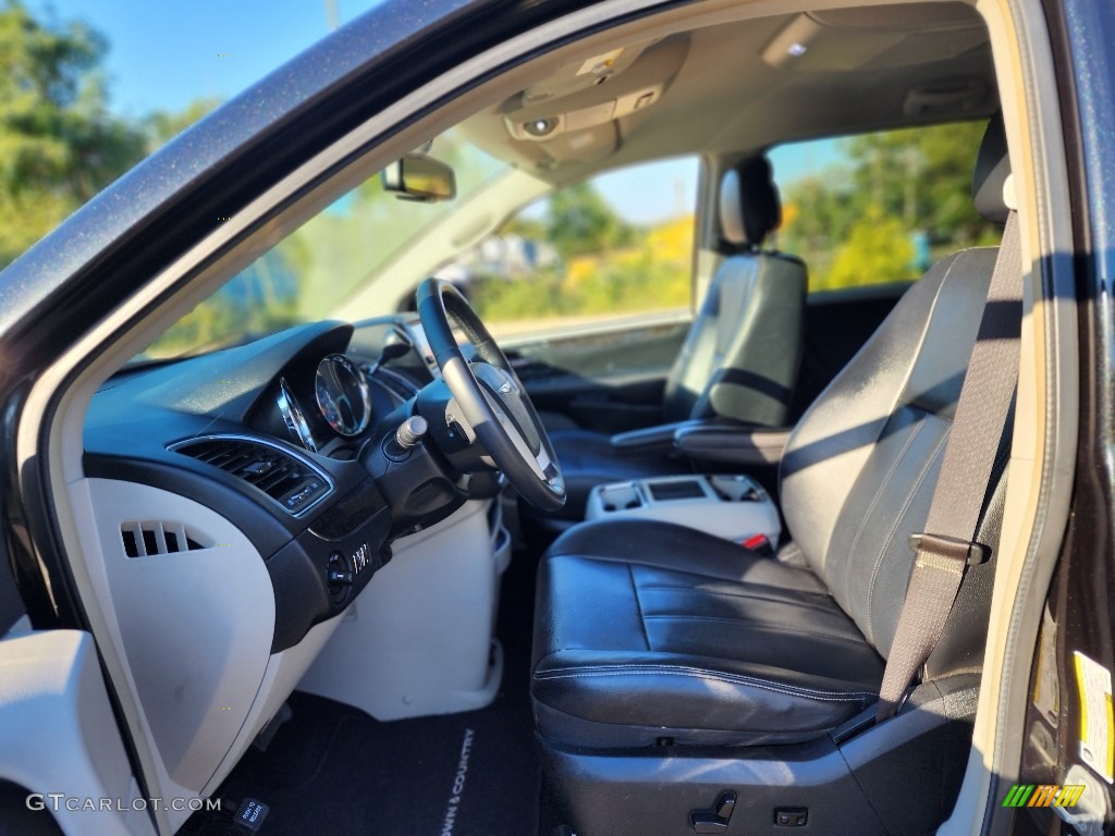 2015 Town & Country Touring - Brilliant Black Crystal Pearl / Black/Light Graystone photo #26
