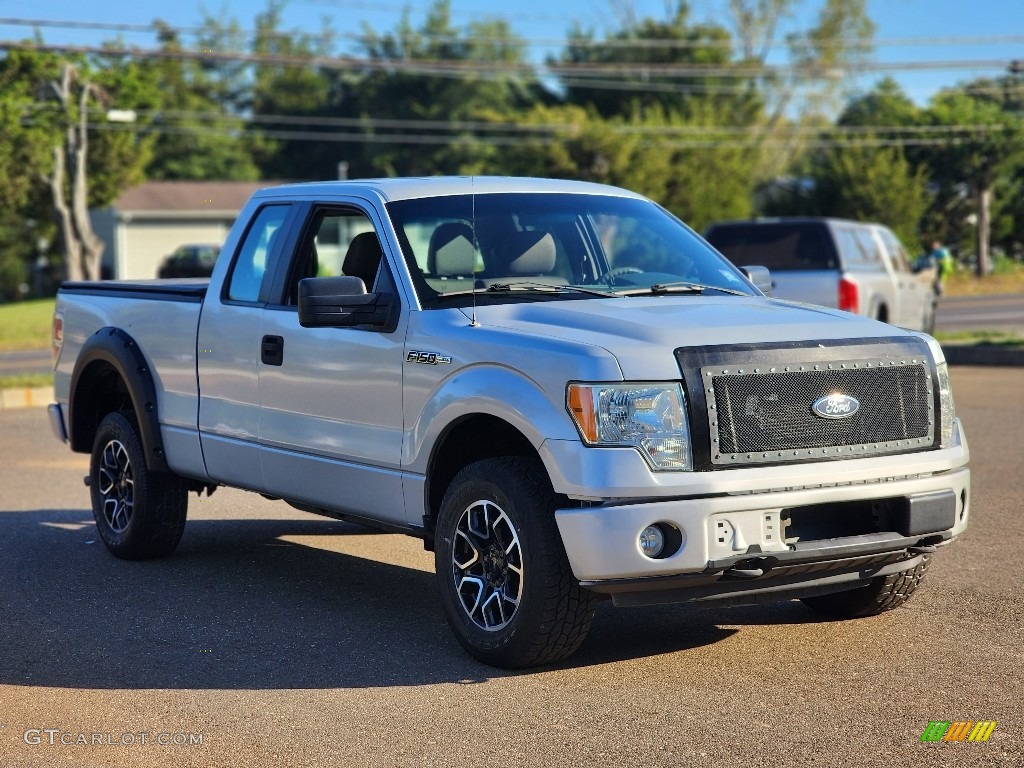 2010 F150 STX SuperCab 4x4 - Ingot Silver Metallic / Medium Stone photo #2
