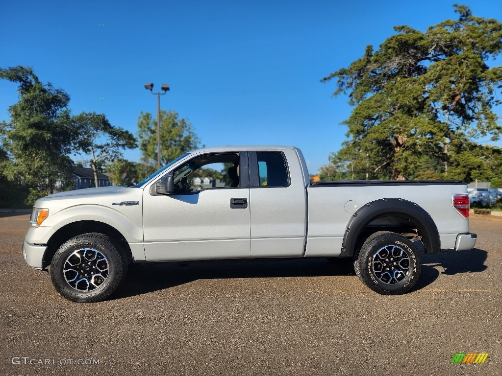 2010 F150 STX SuperCab 4x4 - Ingot Silver Metallic / Medium Stone photo #4