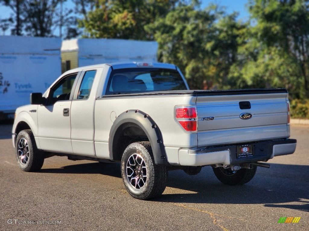 2010 F150 STX SuperCab 4x4 - Ingot Silver Metallic / Medium Stone photo #5