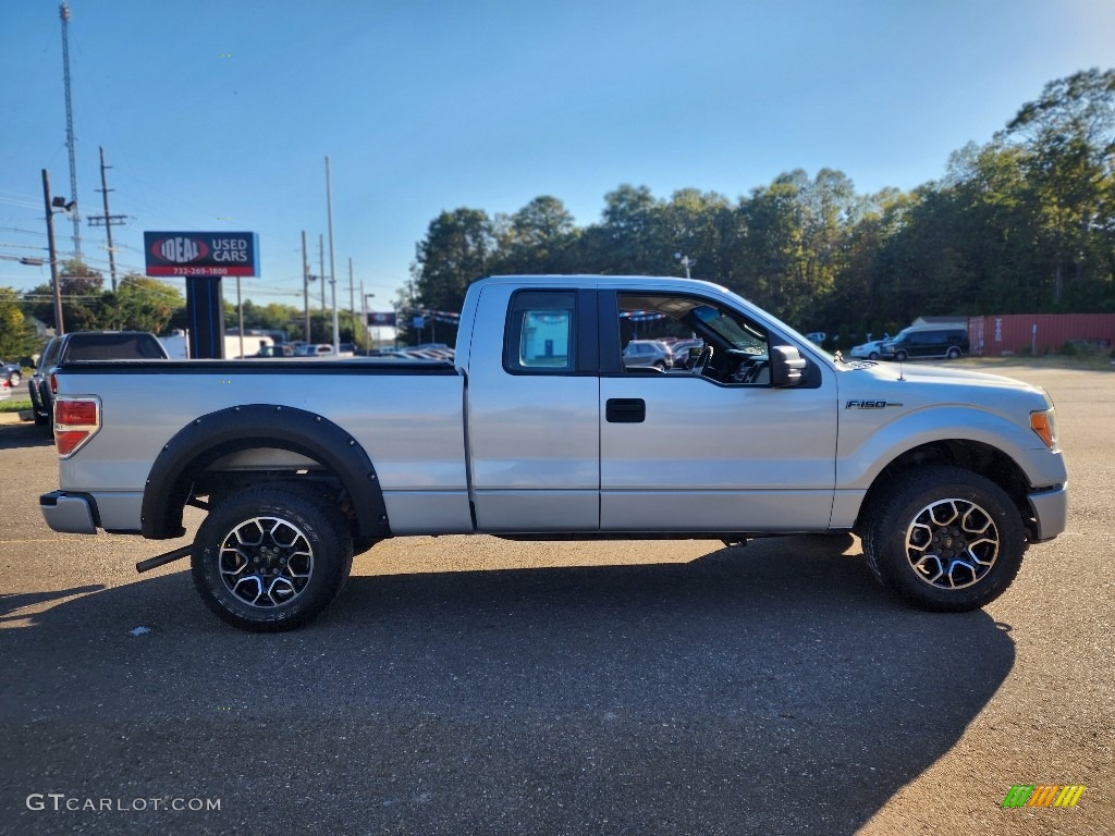 2010 F150 STX SuperCab 4x4 - Ingot Silver Metallic / Medium Stone photo #8