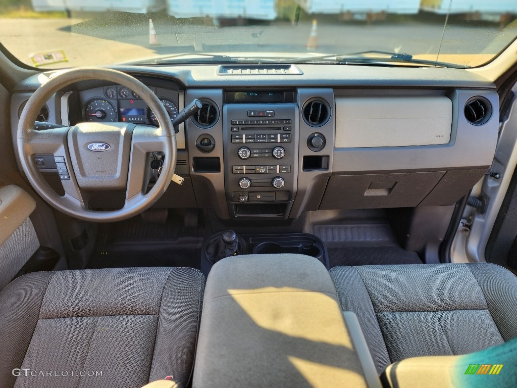 2010 F150 STX SuperCab 4x4 - Ingot Silver Metallic / Medium Stone photo #17