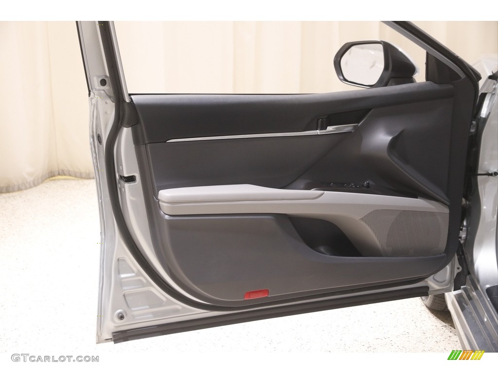 2022 Toyota Camry SE AWD Door Panel Photos