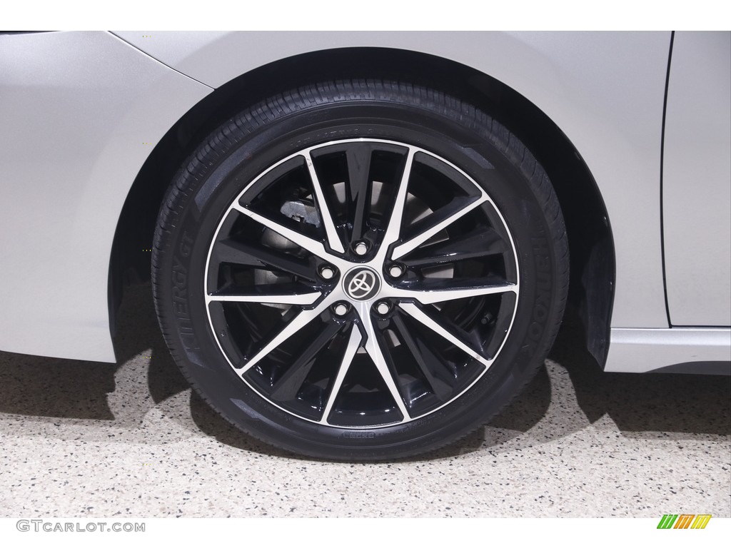 2022 Toyota Camry SE AWD Wheel Photos