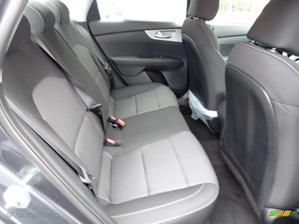 2023 Forte LXS - Gravity Gray / Black photo #10