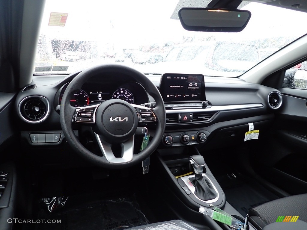 2023 Forte LXS - Gravity Gray / Black photo #13