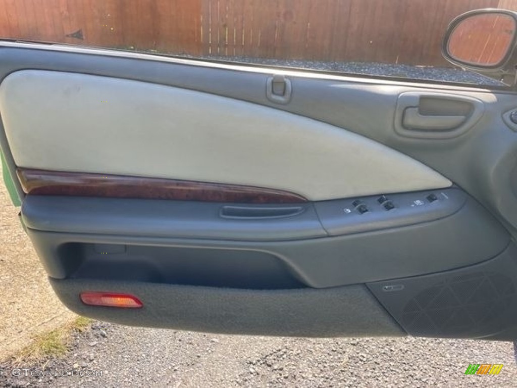 1998 Chrysler Sebring JXi Convertible Door Panel Photos