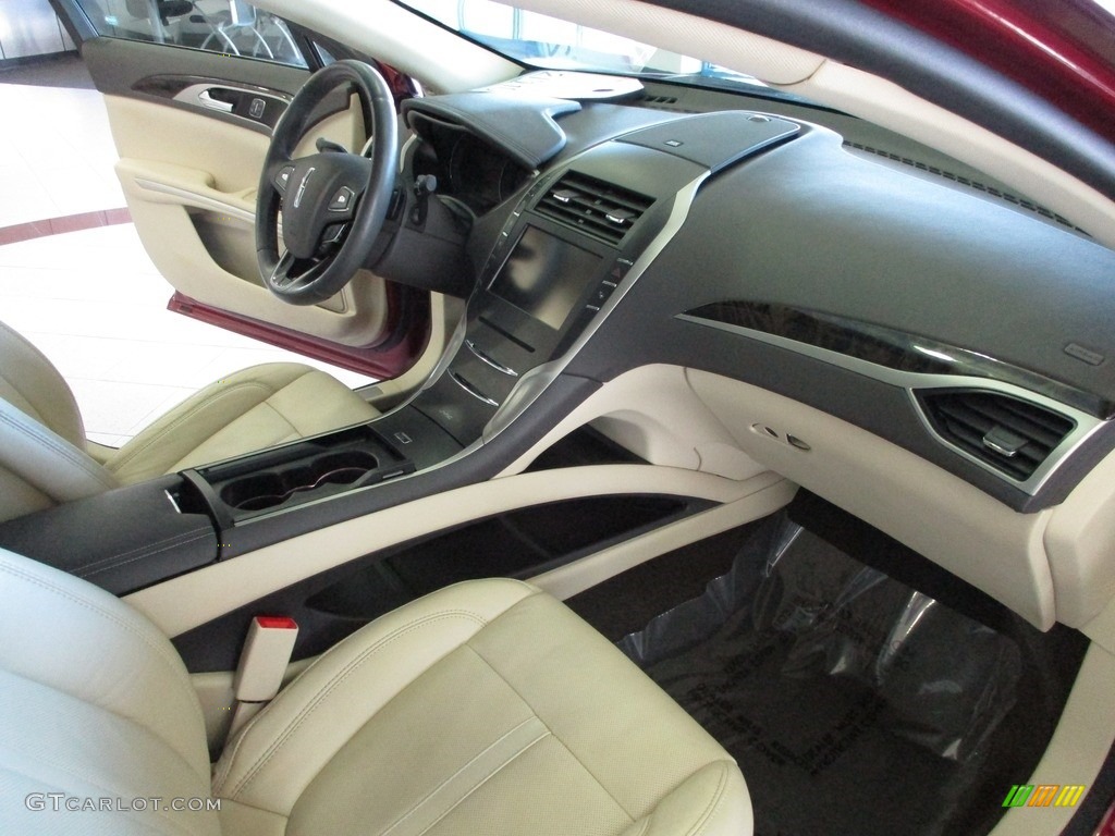2015 Lincoln MKZ AWD Dashboard Photos