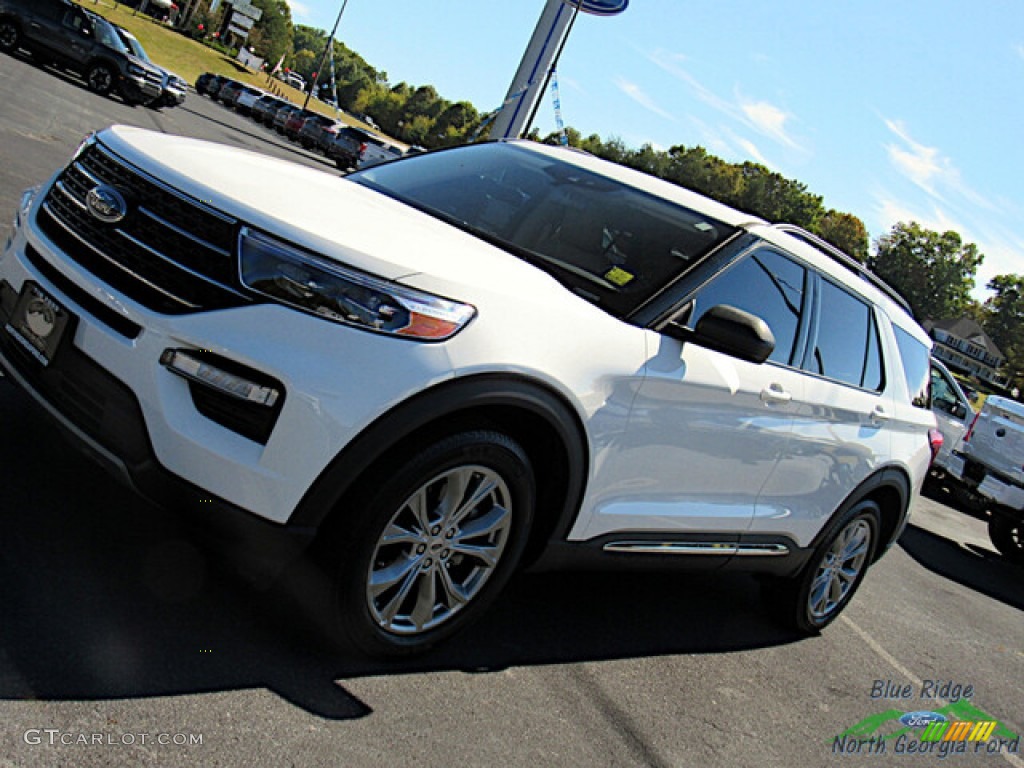 2020 Explorer XLT 4WD - Star White Metallic Tri-Coat / Sandstone photo #29