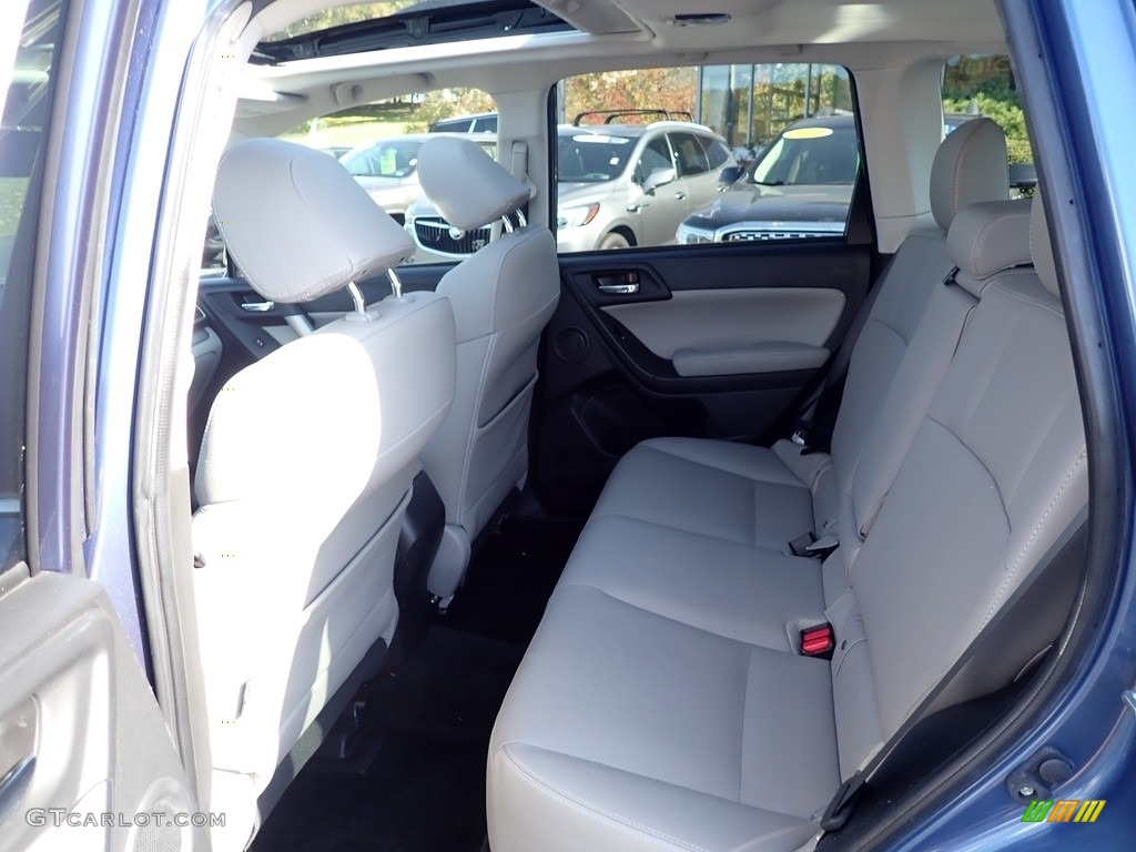 2016 Forester 2.5i Touring - Quartz Blue Pearl / Gray photo #18