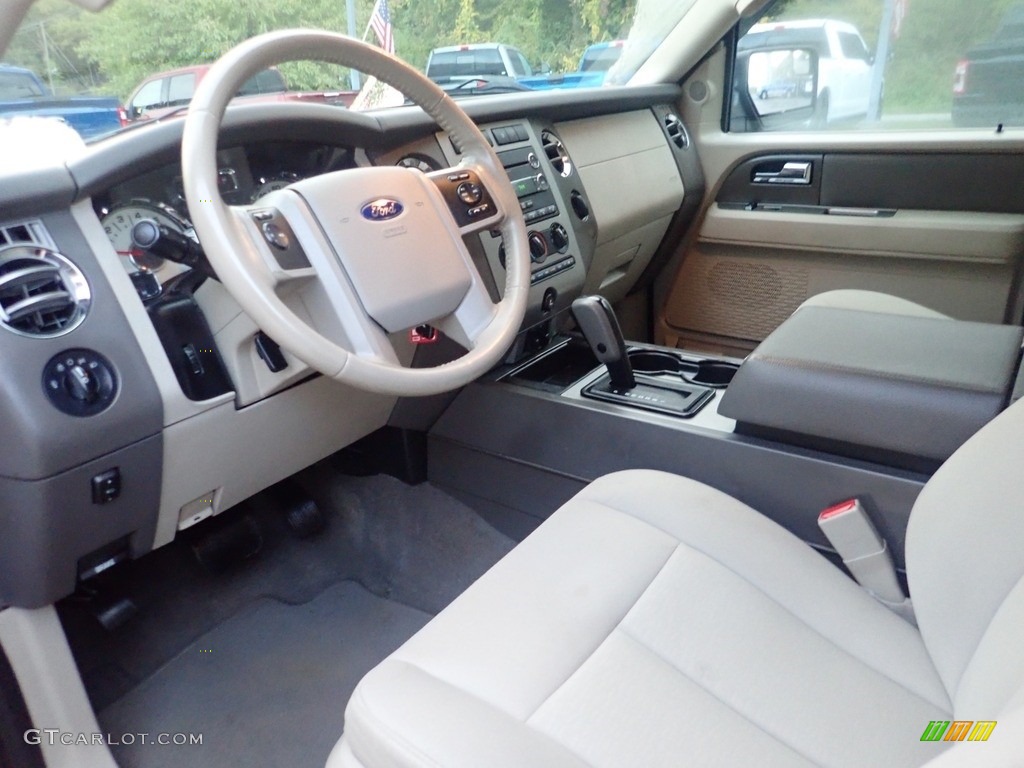 2014 Ford Expedition XLT 4x4 Interior Color Photos