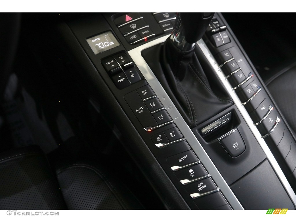 2020 Macan  - Volcano Grey Metallic / Black photo #17