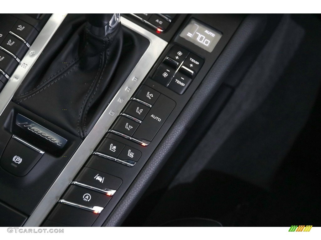 2020 Porsche Macan Standard Macan Model Controls Photos