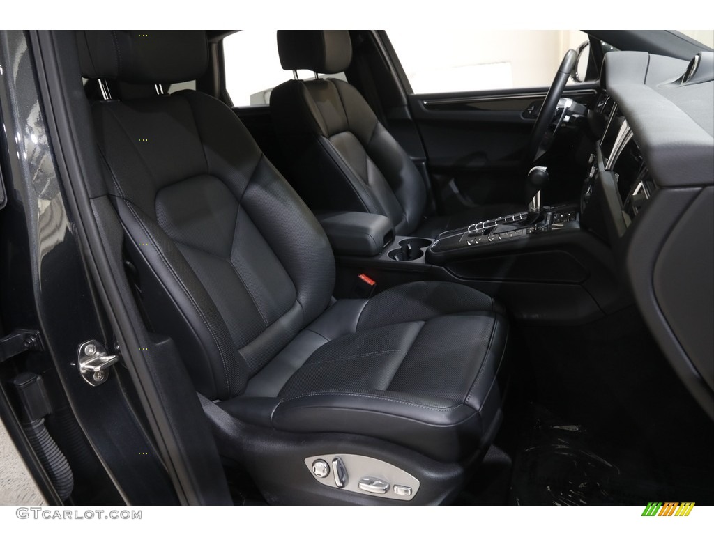 2020 Porsche Macan Standard Macan Model Front Seat Photo #145006179