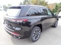 Diamond Black Crystal Pearl - Grand Cherokee Overland 4x4 Photo No. 5