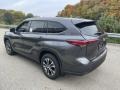 2022 Magnetic Gray Metallic Toyota Highlander XLE AWD  photo #2