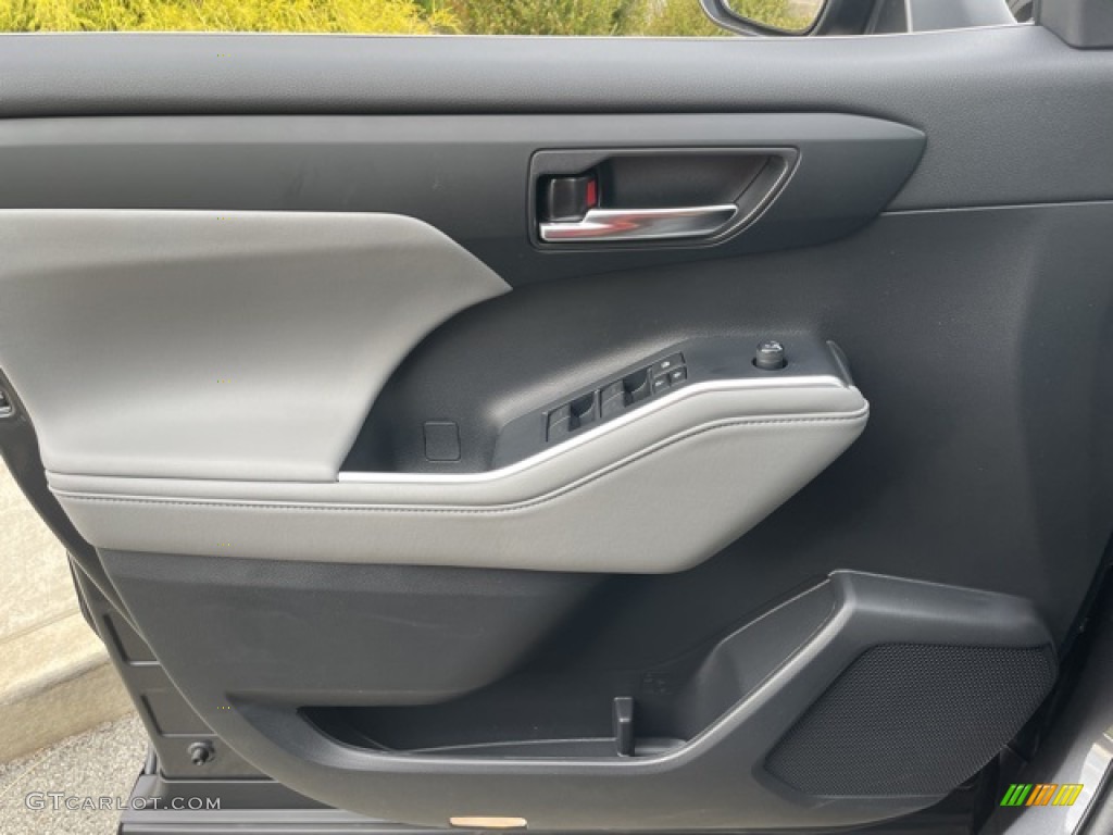 2022 Toyota Highlander XLE AWD Graphite Door Panel Photo #145013662