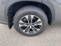 2022 Magnetic Gray Metallic Toyota Highlander XLE AWD  photo #30