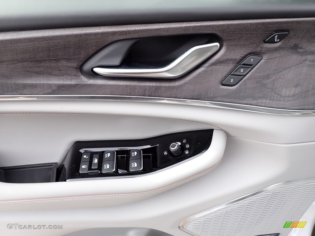 2023 Jeep Grand Cherokee Overland 4x4 Steel Gray/Global Black Door Panel Photo #145014127