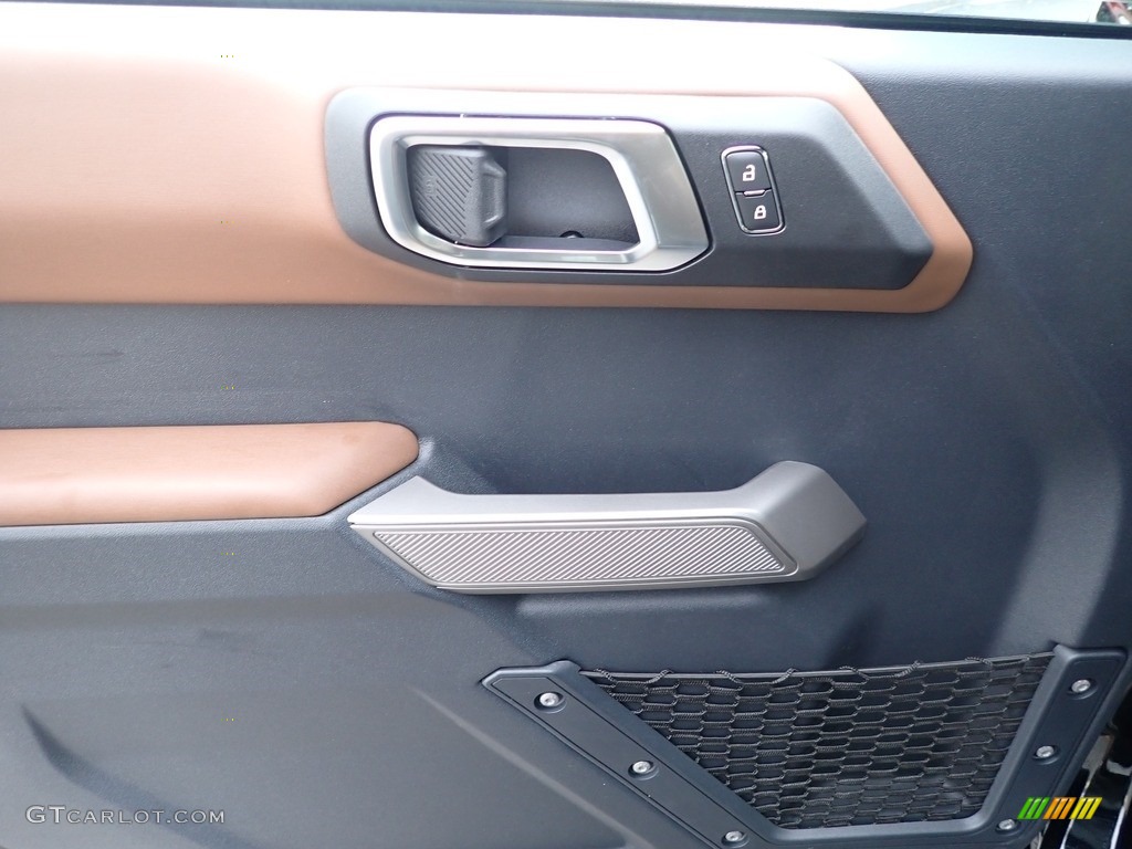 2022 Ford Bronco Outer Banks 4x4 4-Door Roast/Black Onyx Door Panel Photo #145014820