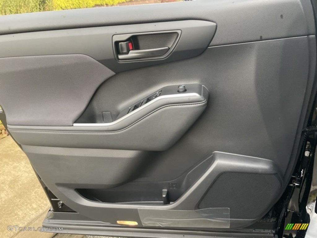 2022 Toyota Highlander LE AWD Door Panel Photos