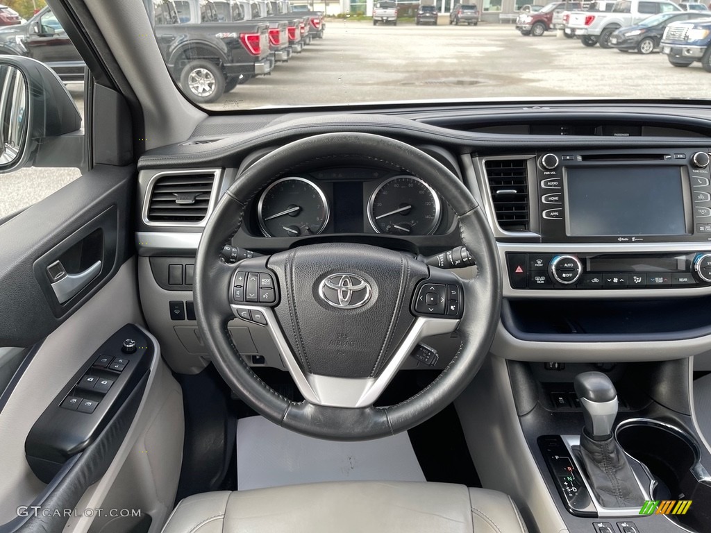 2015 Highlander XLE AWD - Silver Sky Metallic / Ash photo #8