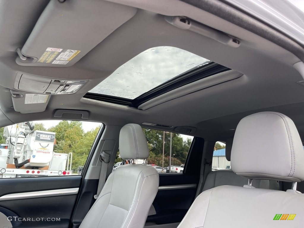2015 Highlander XLE AWD - Silver Sky Metallic / Ash photo #12