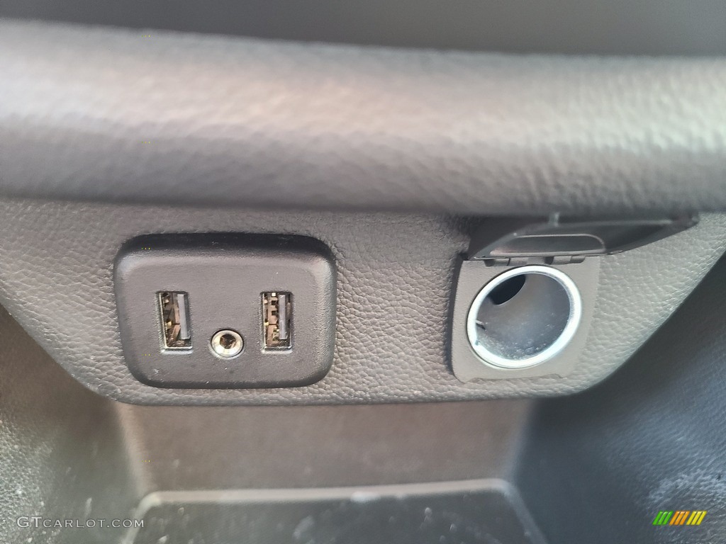 2020 Traverse LT - Graphite Metallic / Jet Black photo #24