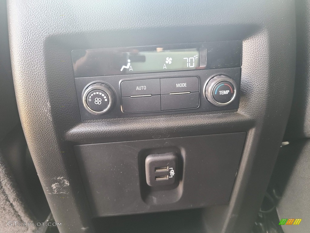 2020 Traverse LT - Graphite Metallic / Jet Black photo #33