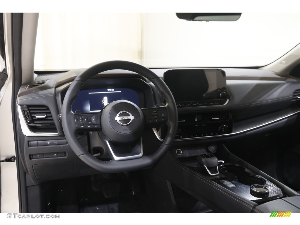 2022 Nissan Rogue Platinum AWD Dashboard Photos