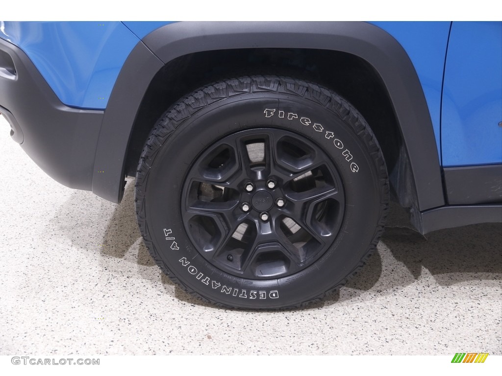 2020 Cherokee Trailhawk 4x4 - Hydro Blue Pearl / Black photo #22