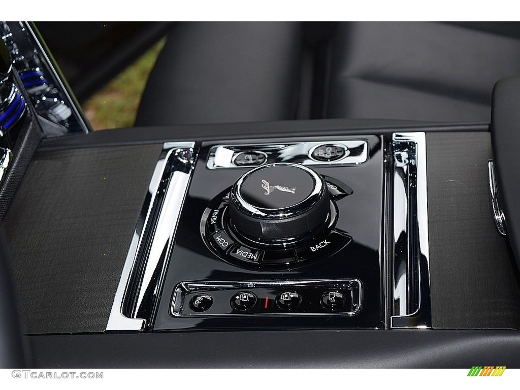 2020 Rolls-Royce Cullinan Standard Cullinan Model Controls Photo #145022615