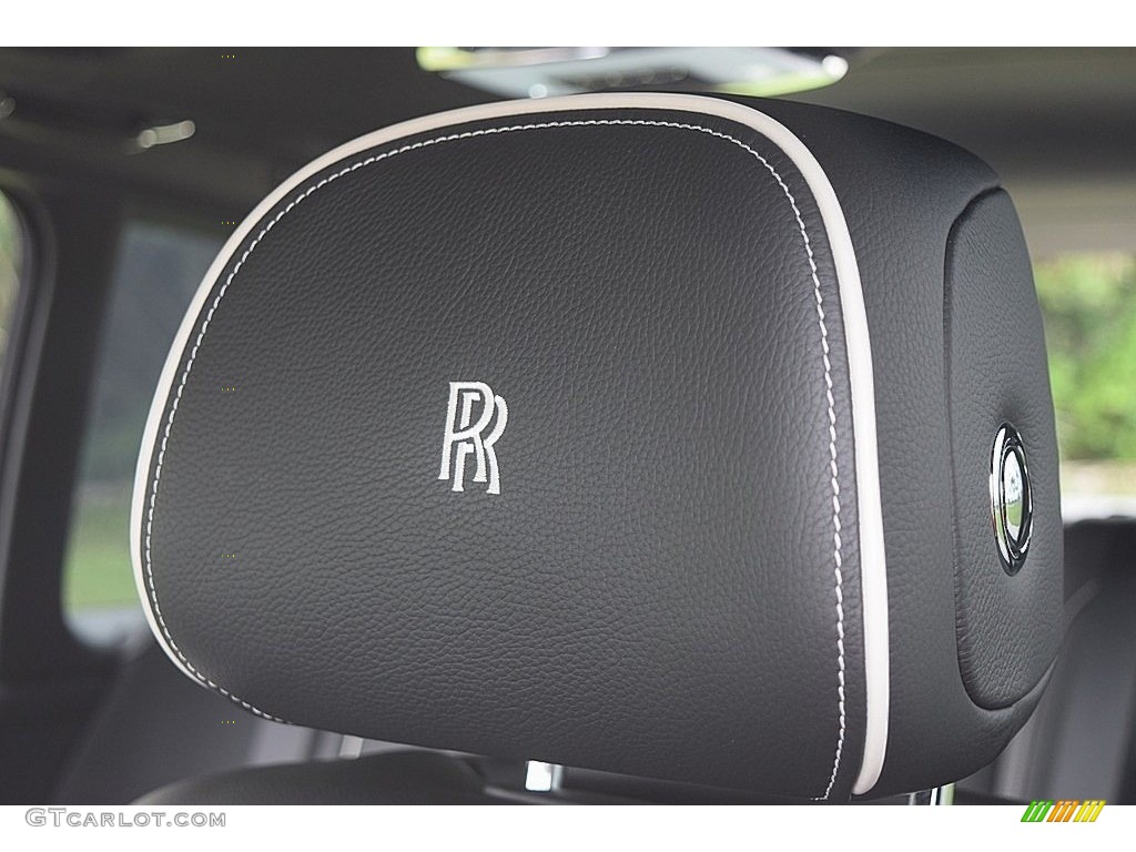 2020 Rolls-Royce Cullinan Standard Cullinan Model Marks and Logos Photos