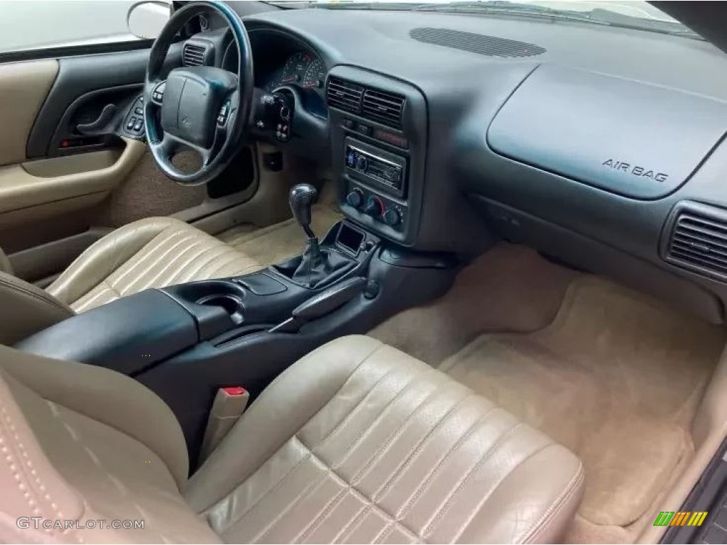 Neutral Interior 2000 Chevrolet Camaro Z28 SS Coupe Photo #145022912