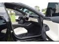 Black/White Front Seat Photo for 2021 Tesla Model S #145023266