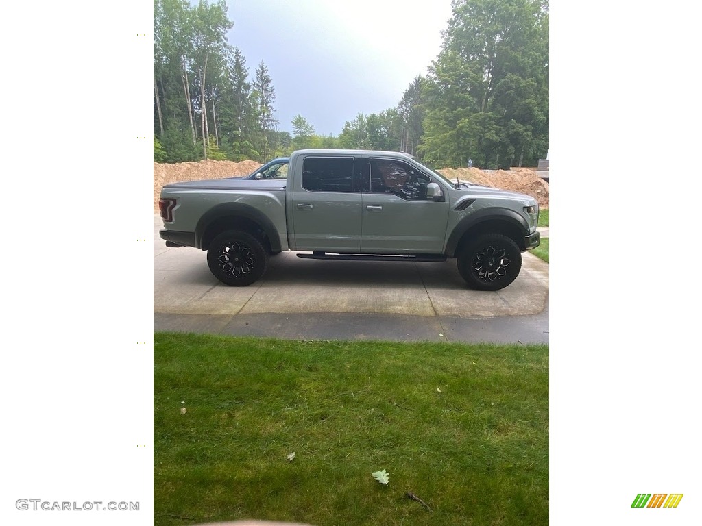 2017 F150 SVT Raptor SuperCrew 4x4 - Oxford White / Black photo #5