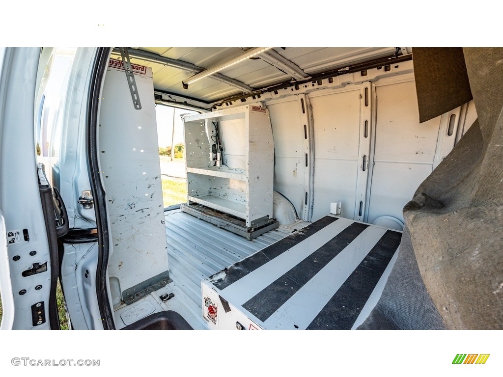 2016 Chevrolet Express 2500 Cargo WT Trunk Photos
