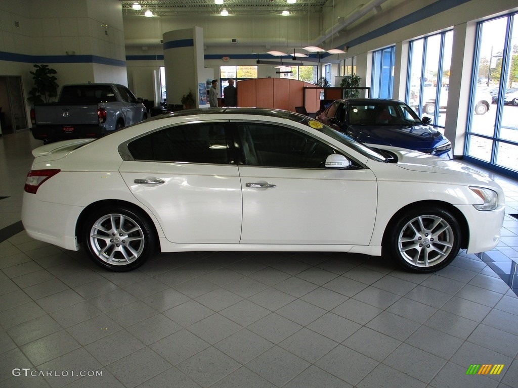 2009 Maxima 3.5 SV Premium - Winter Frost White / Caffe Latte photo #4