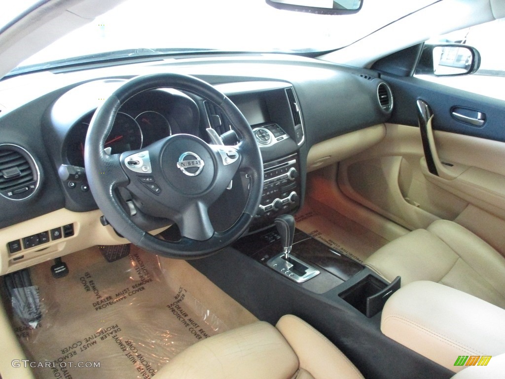 2009 Maxima 3.5 SV Premium - Winter Frost White / Caffe Latte photo #30